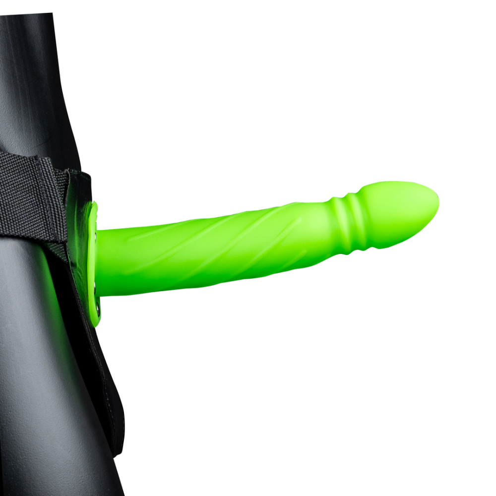 Glow in the Dark Twisted Hollow Strap-On - 8 / 20 cm - Neon Green